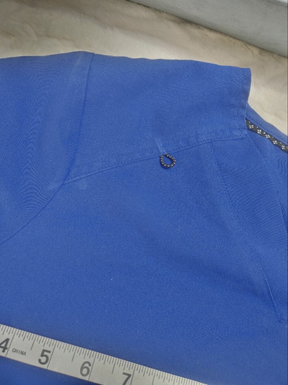 Koi Next Gen Cotton/Poly/Spandex Women's Royal Blue V-Neck Scrub Top M - Picture 9 of 9